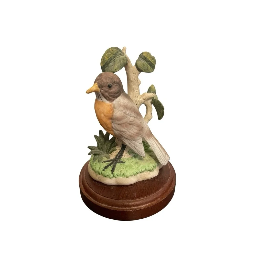 Vintage 1989 The Good Company Woodland Robin Bird Porcelain Figurine Wood Base